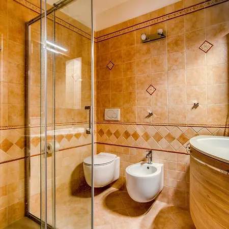 Guesthost - Santa Chiara With Panoramic Terrace Apartamento